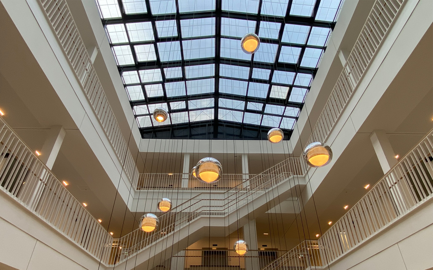 A_01_Rahel_Hirsch_Zentrum_Chartié_Berlin_Tageslicht_Fotograf_UBL_Ulrike Brandi Licht, Hamburg